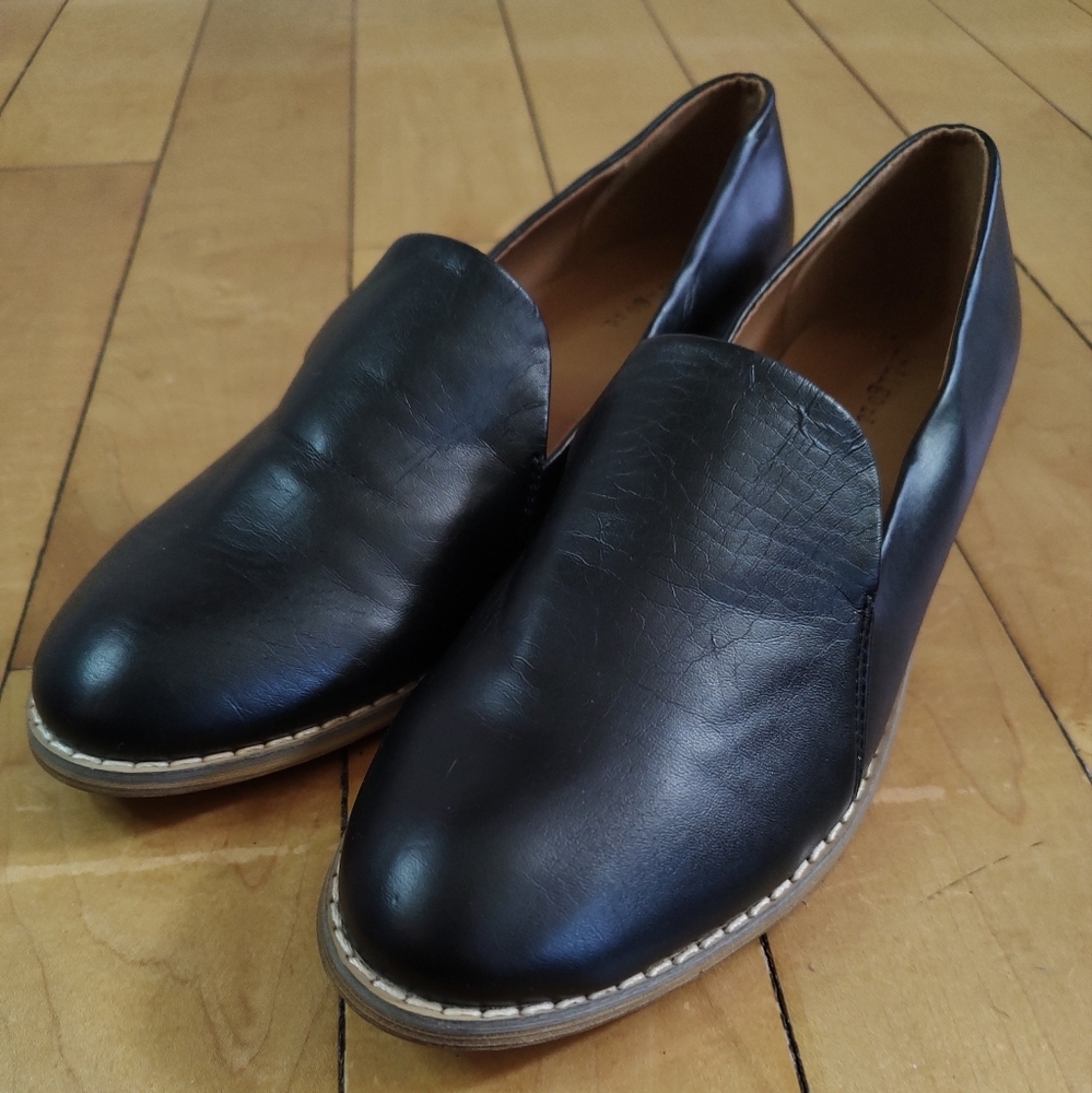 Indigo Rd Irhani Black Vegan Leather Loafers